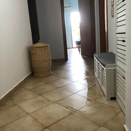 Joni Apartment