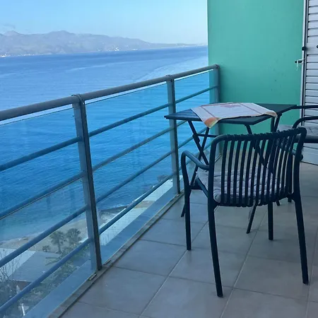 Joni Apartment *